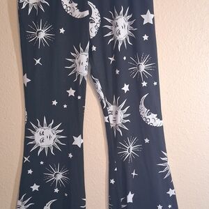 Black and White Celestial Print Pants Rue 21 Flare Bottom M 260583